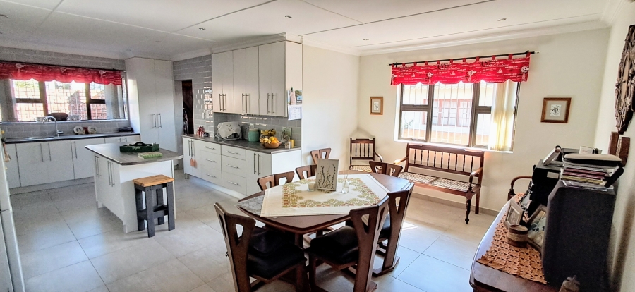 3 Bedroom Property for Sale in Wavecrest Eastern Cape